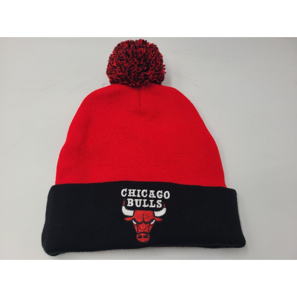 Vintage Chicago Bulls Pom Beanie Winter Knit Hat Stocking Cap Men NBA Red Black